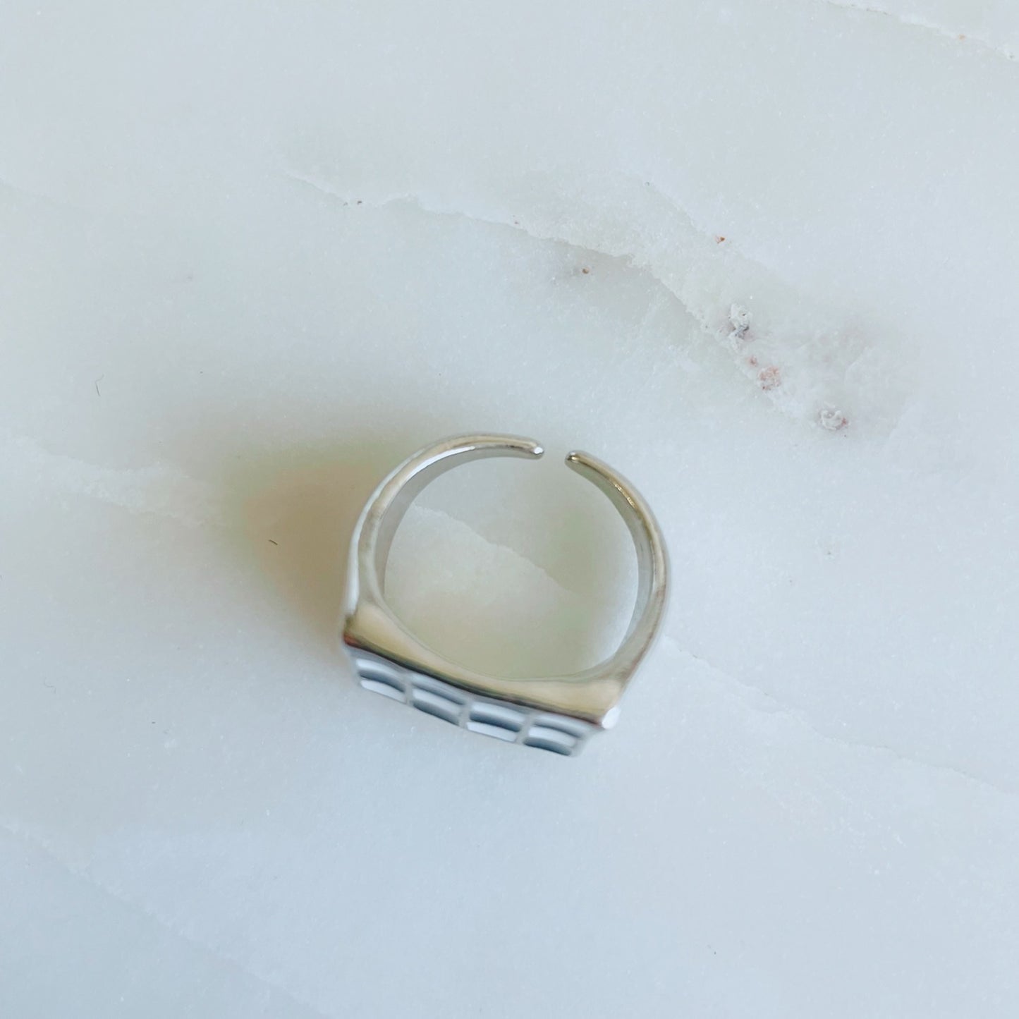 Checkerboard Open-end Ring