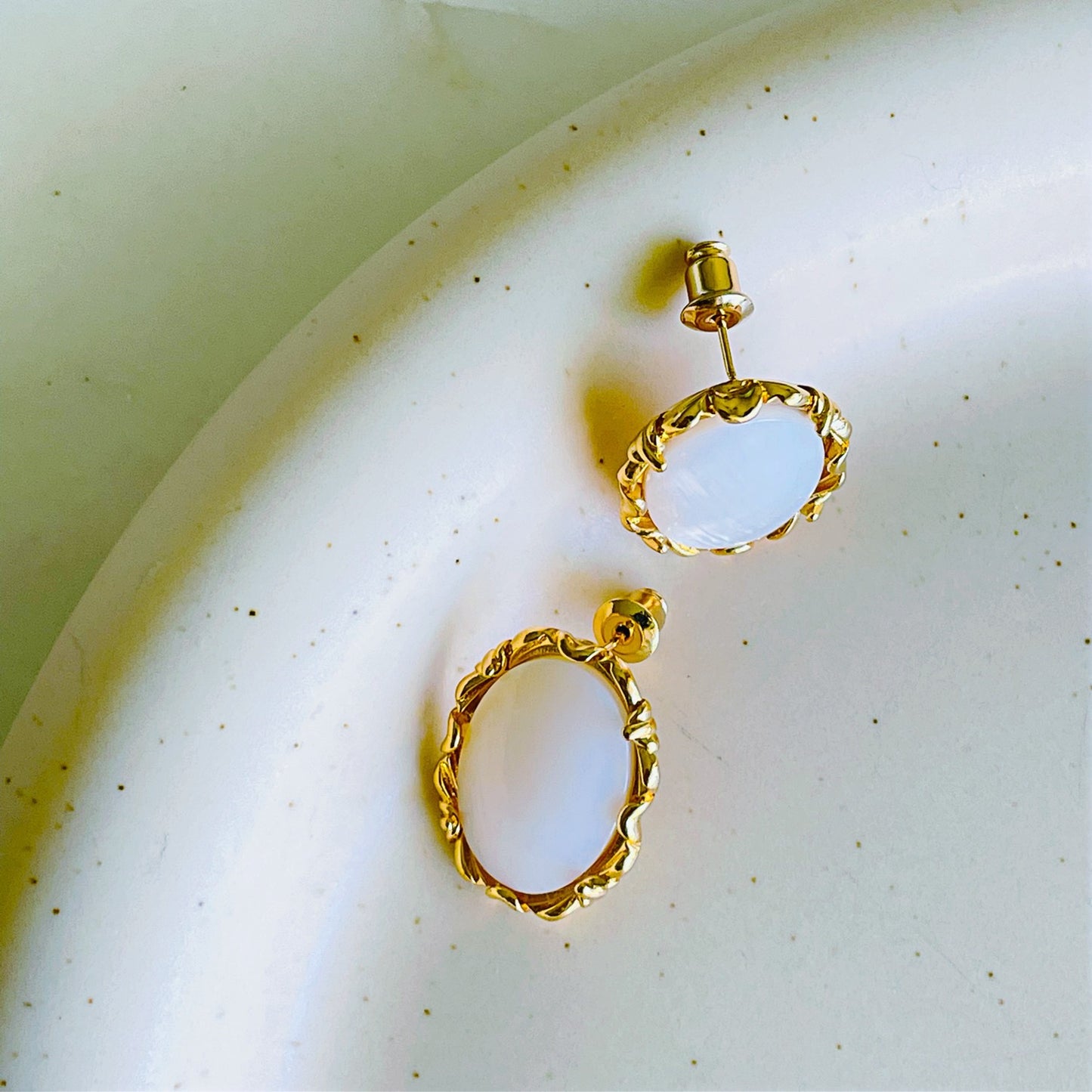 Ovate Pearl Earrings