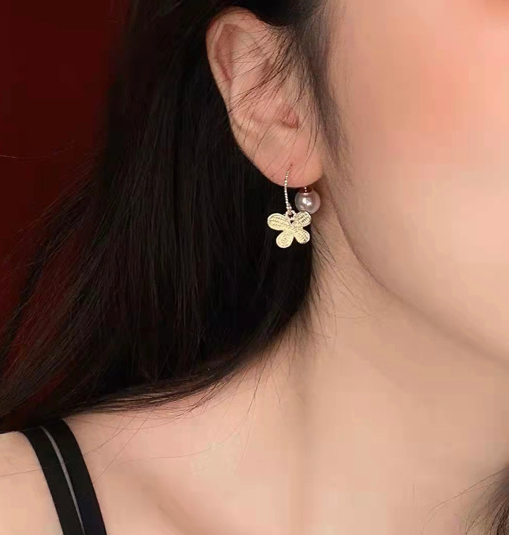 Lucky Clover Earclips