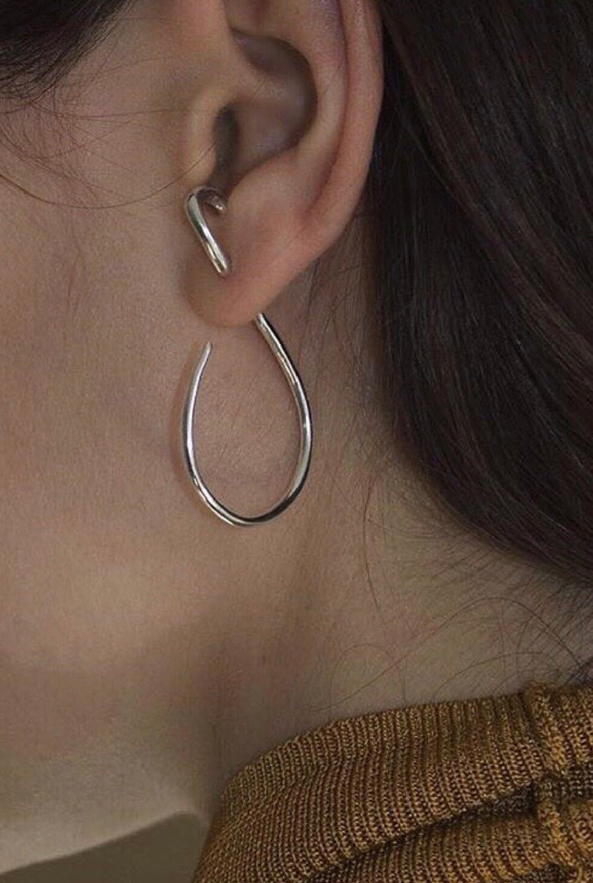 Curve Line Earrings